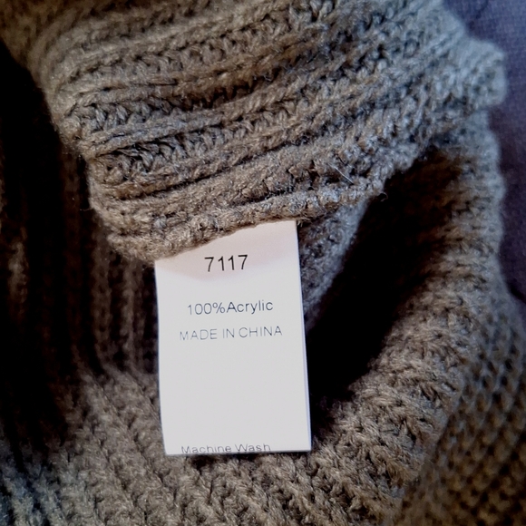 NWT Olive Green Knit Sweater Dress Size Small S/M - Picture 6 of 6